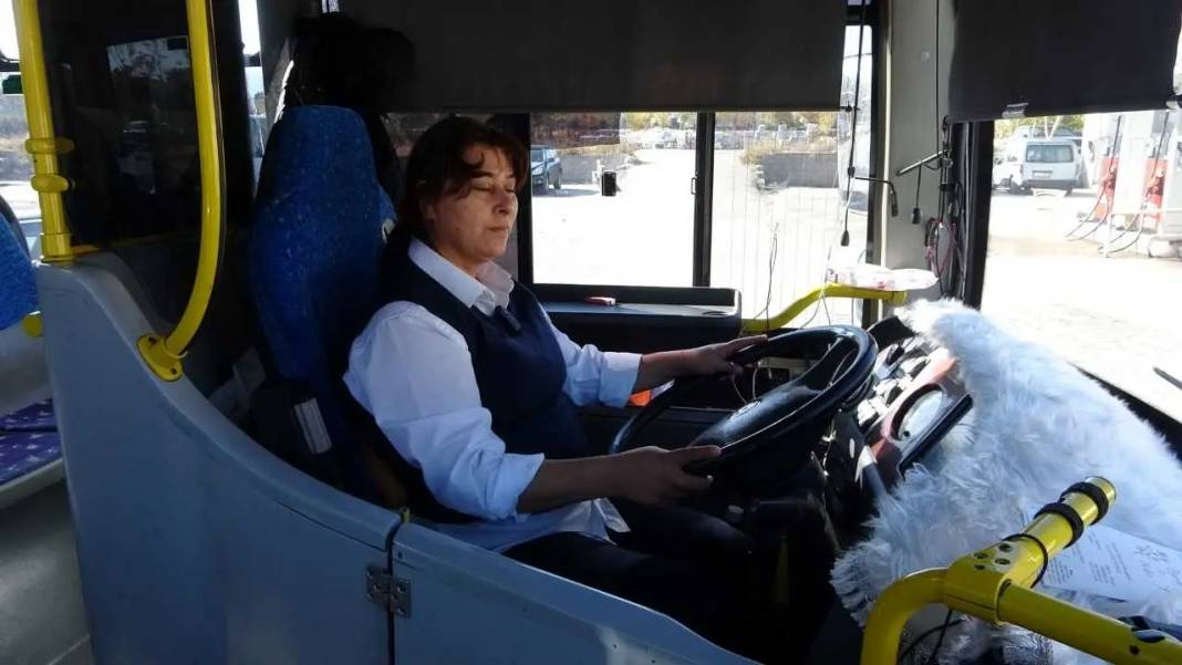 Isparta’da Yol Verme Tartışması Çığlıklarla Bitti: Kadın Şoföre Saldırı Kamerada! 4